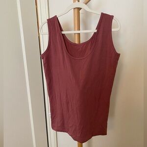 Simply Merino tank top in berry NWOT